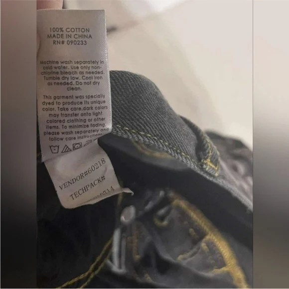 PACSUN High Rise Straight Leg
Cropped Raw Hem Butterfly
Black Jeans Size 27 - Picture 7 of 15